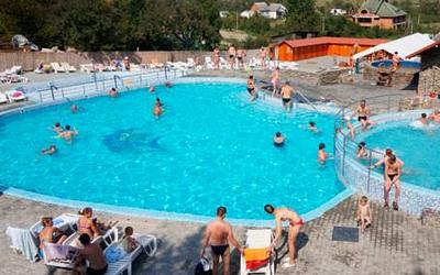 Отдых в Карпатах с бассейном для семьи