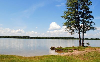 Базы отдыха на реке и озере, фото