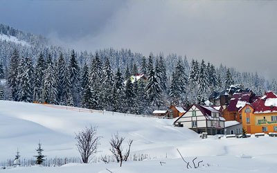 Горнолыжный курорт Украины, фото Пилипец, горы, лес, отели в Пилипце